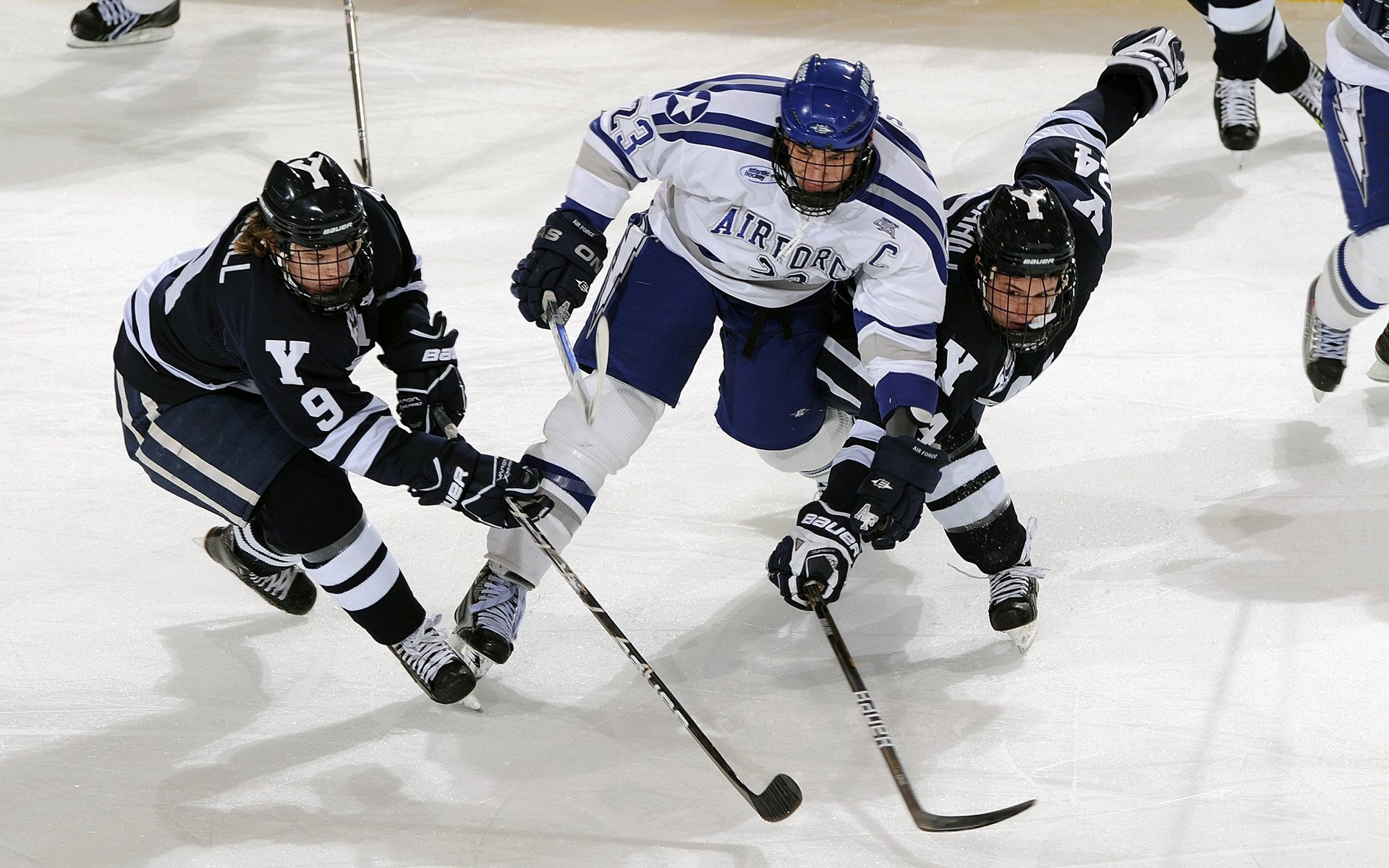 火箭新训练馆启用AI物理模拟器,提升战术实战感,物理老师模拟火箭